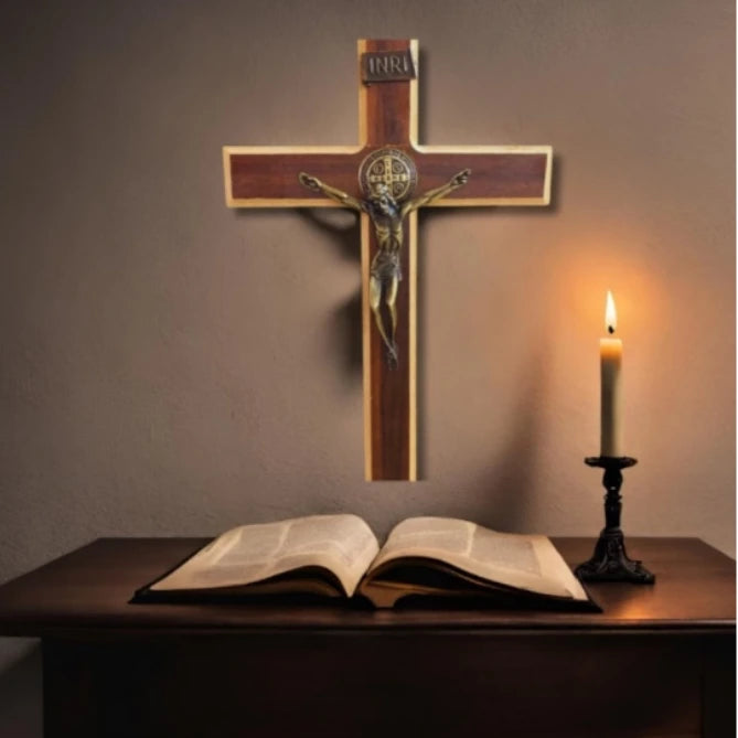Crucifixo com medalha de São Bento